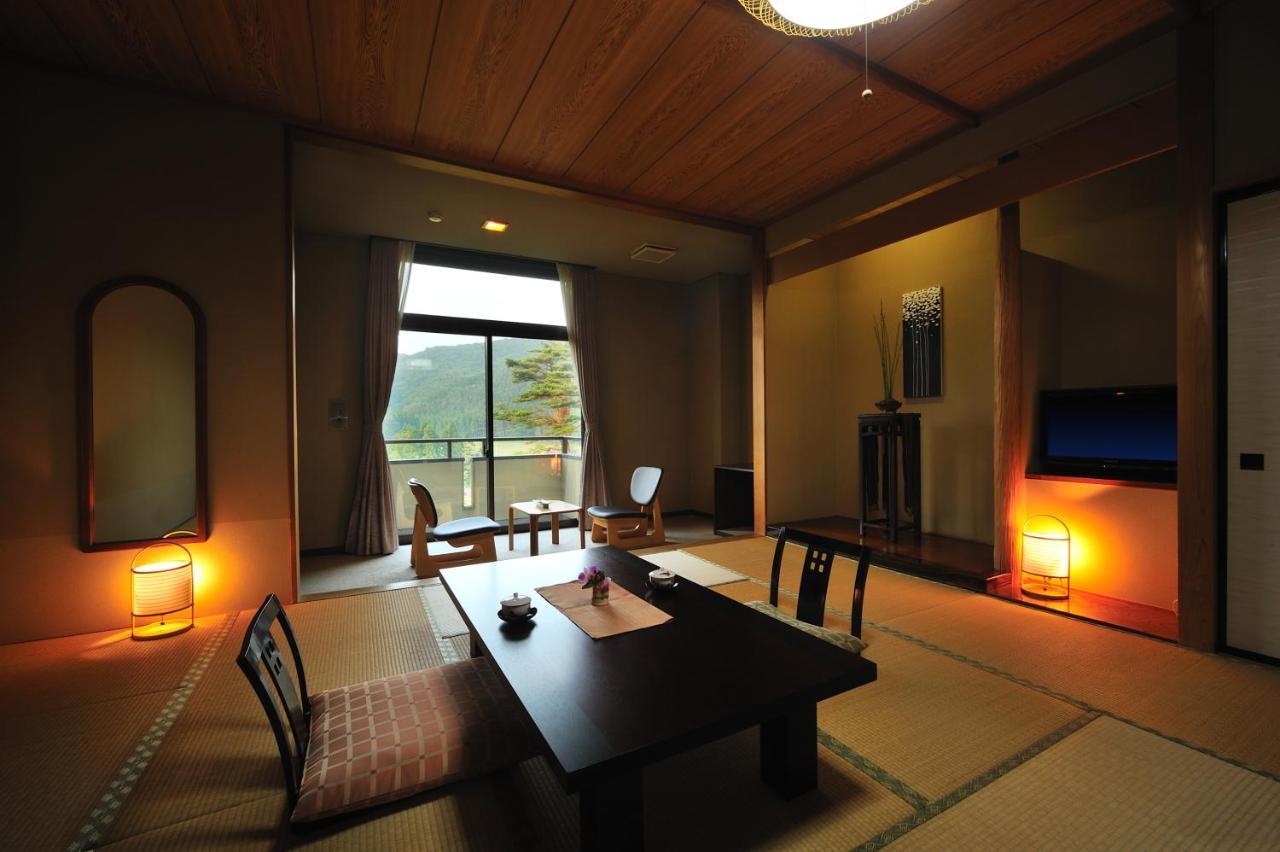Отель Watari Onsen Bettei-Kaede Ханамаки Экстерьер фото