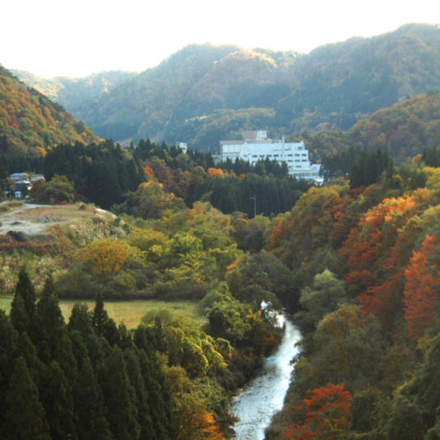Отель Watari Onsen Bettei-Kaede Ханамаки Экстерьер фото